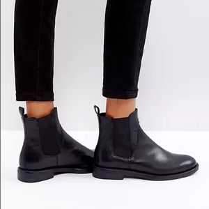 Vagabond Amina Black Chelsea Boot